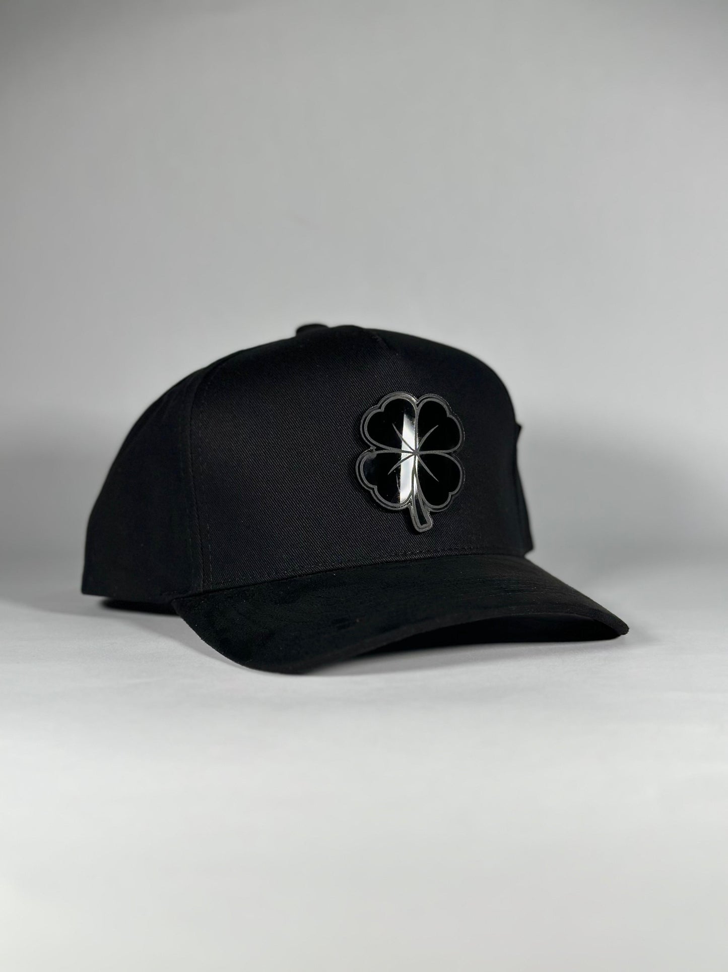 TRÉBOL BLACK